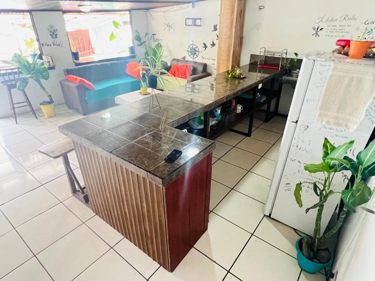 Cheap Hostel Quepos Kültér fotó