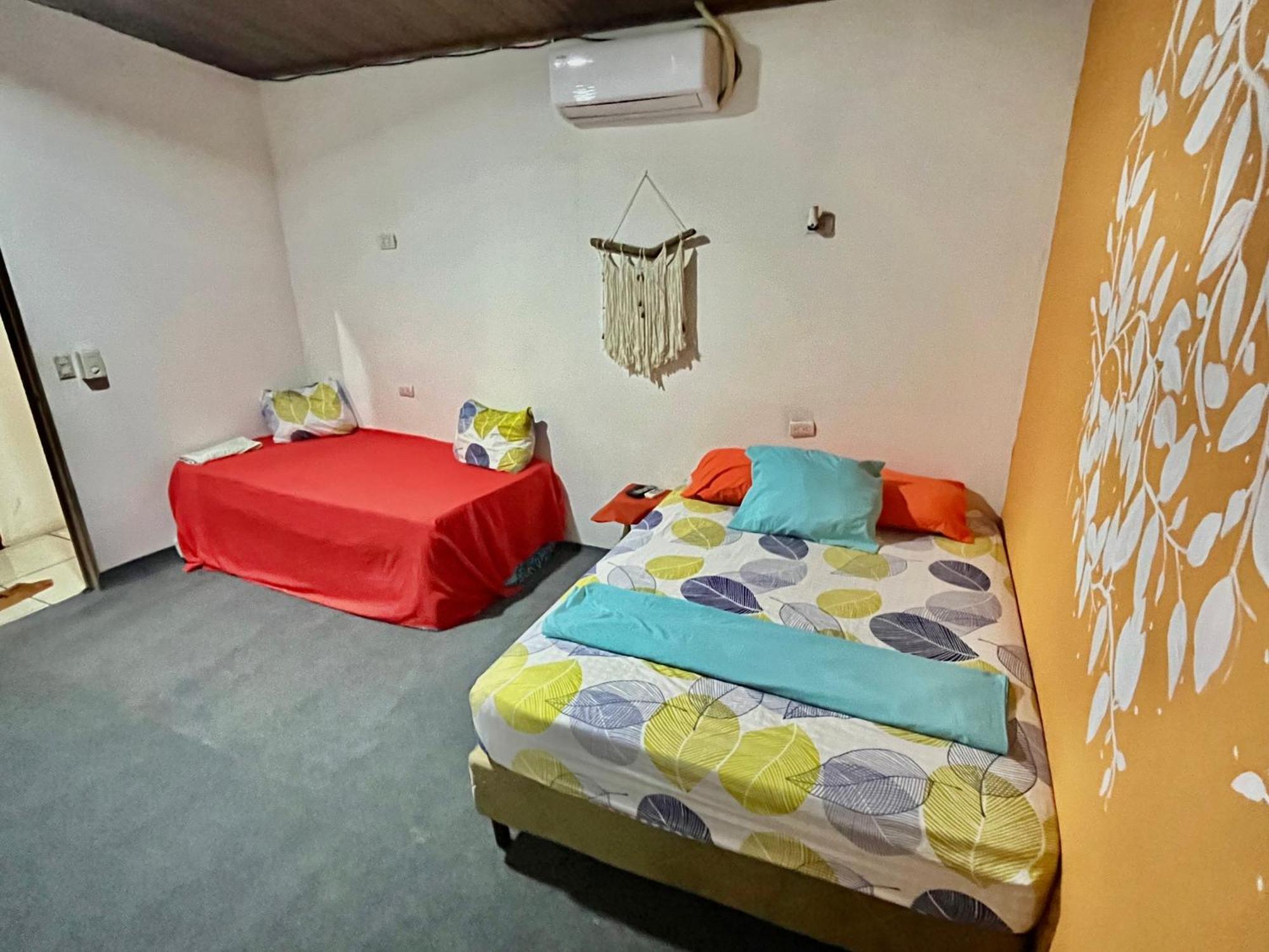 Cheap Hostel Quepos Kültér fotó