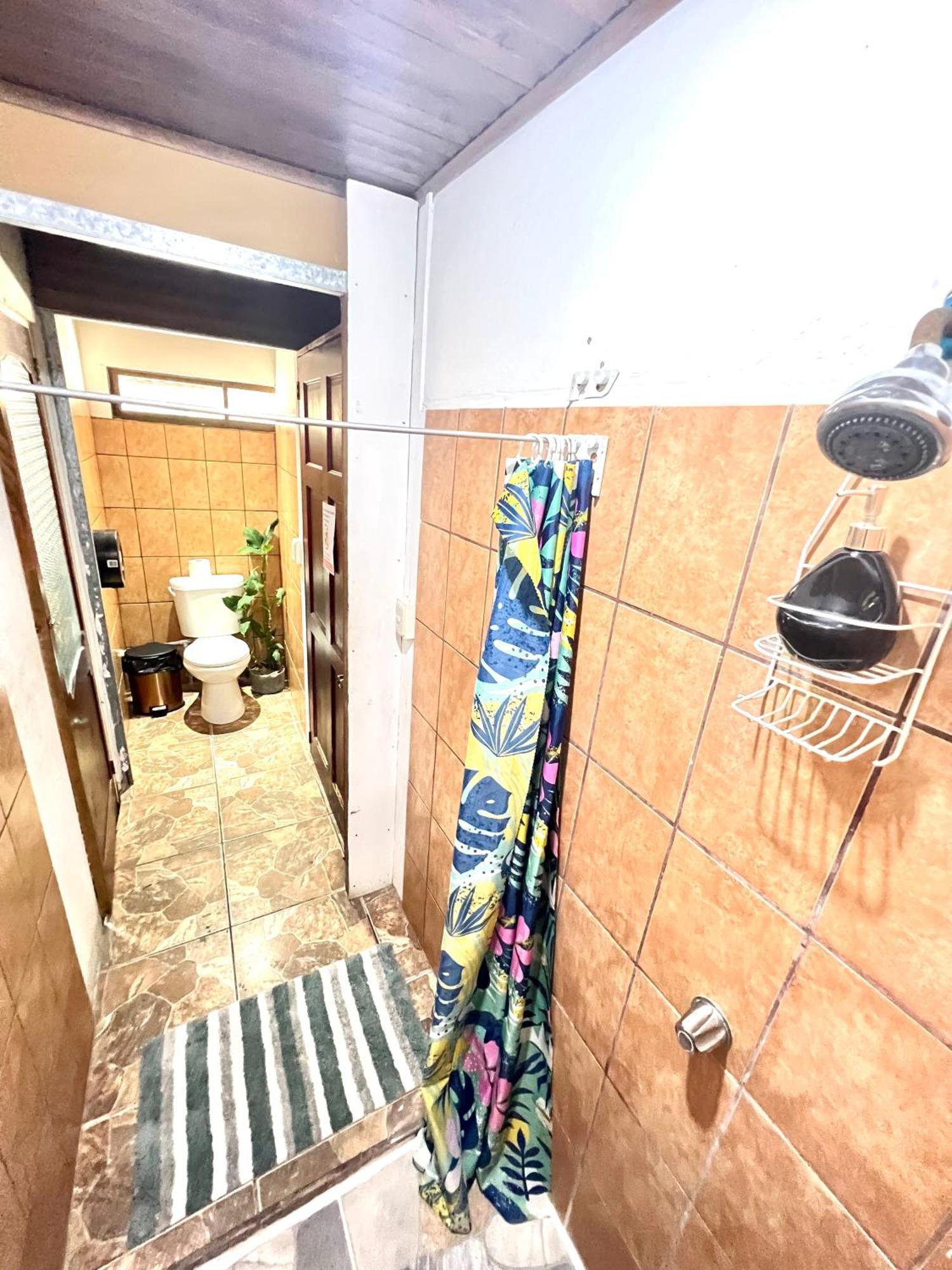 Cheap Hostel Quepos Kültér fotó