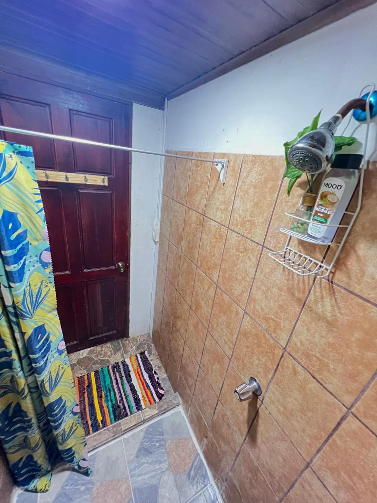 Cheap Hostel Quepos Kültér fotó