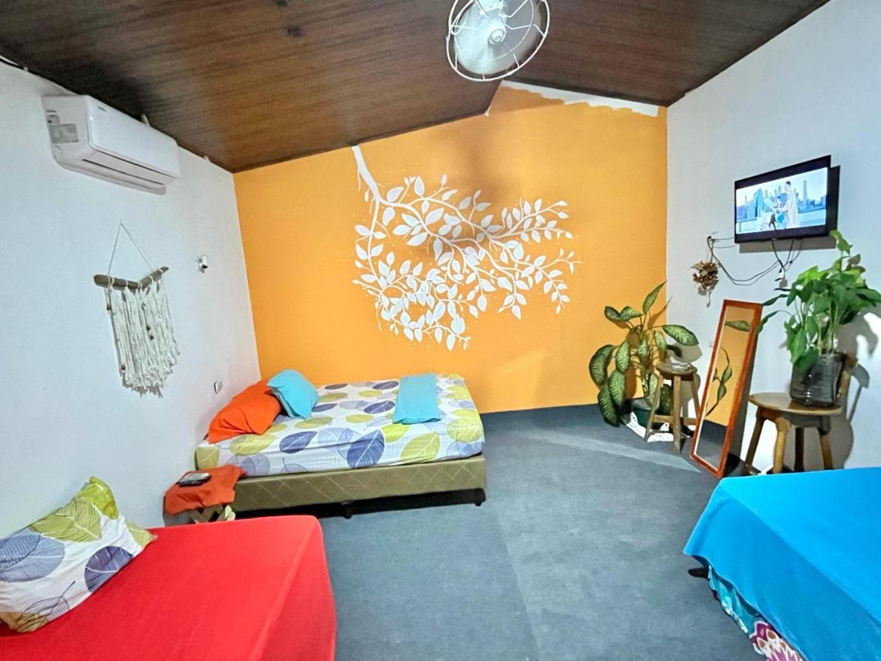 Cheap Hostel Quepos Kültér fotó