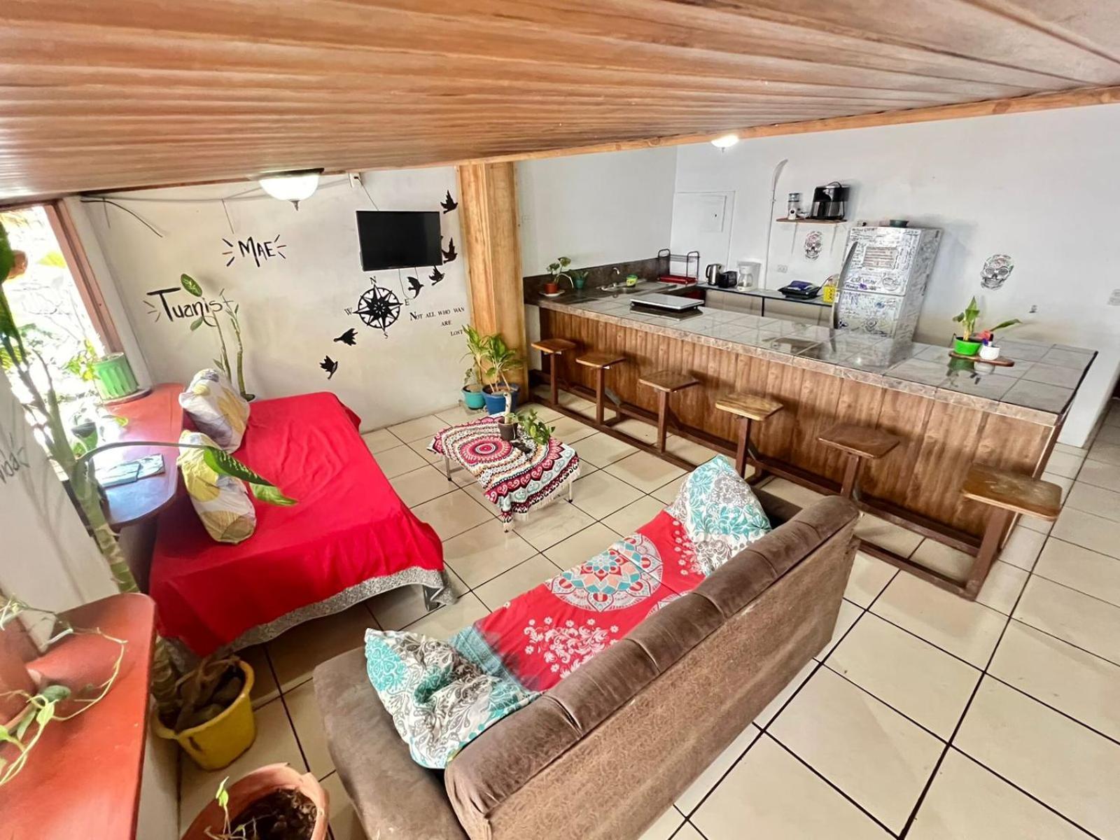 Cheap Hostel Quepos Kültér fotó