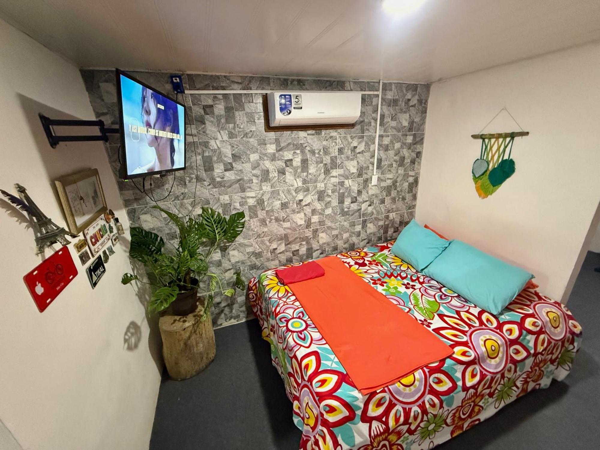 Cheap Hostel Quepos Kültér fotó