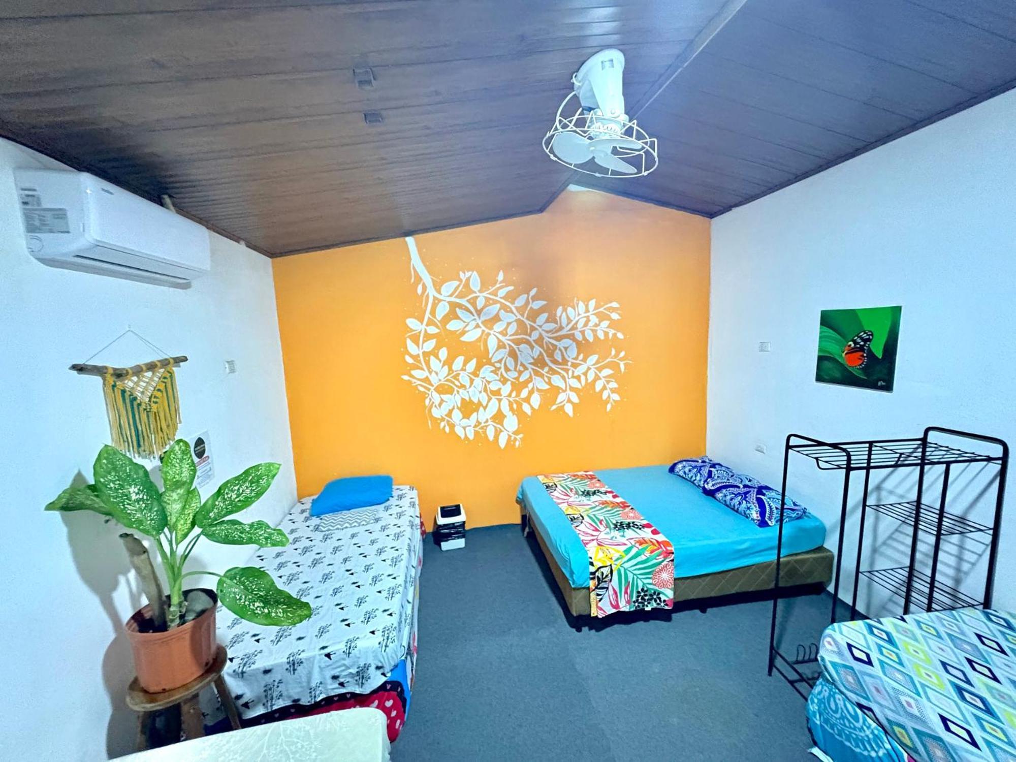 Cheap Hostel Quepos Kültér fotó