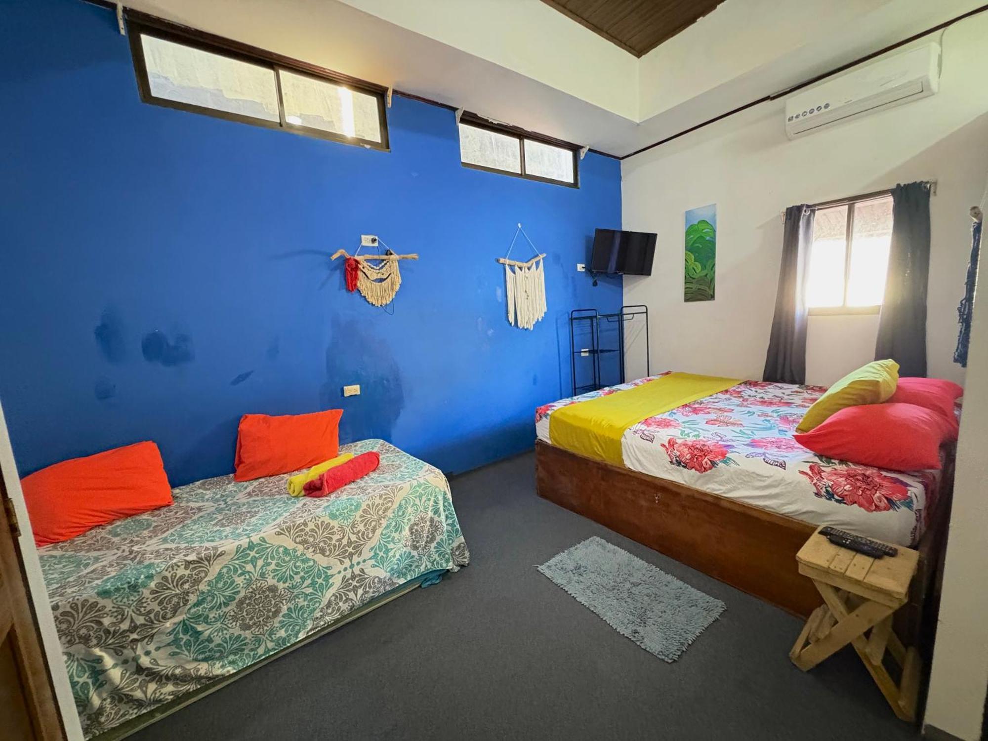 Cheap Hostel Quepos Kültér fotó