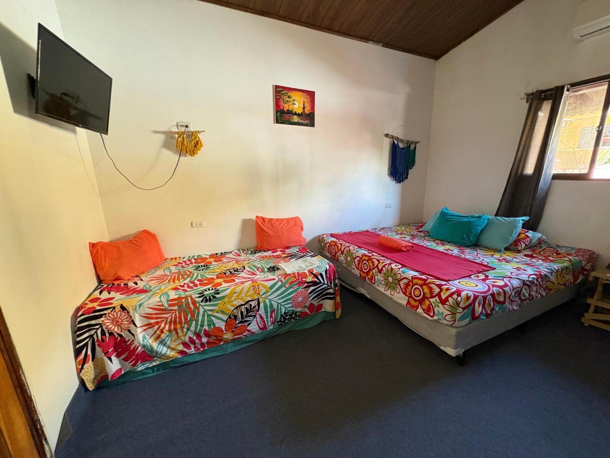 Cheap Hostel Quepos Kültér fotó